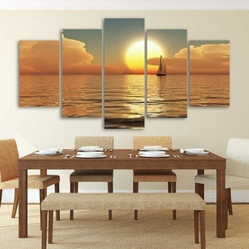 מפרשית בשקיעה